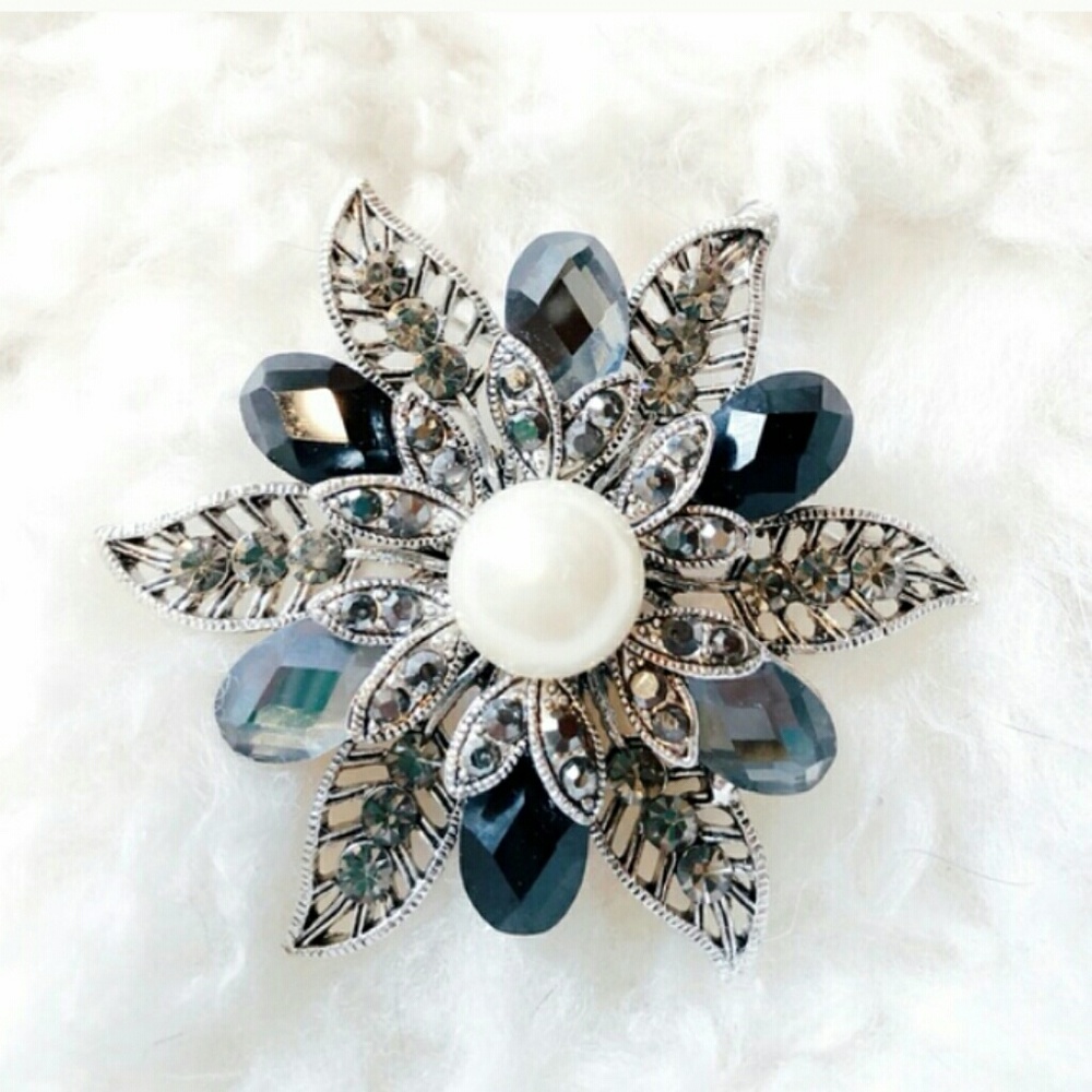 Premier Jewelry Crystal Brooch